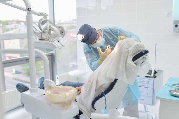 Best Emergency Tooth Extraction  in Kayak Point, WA